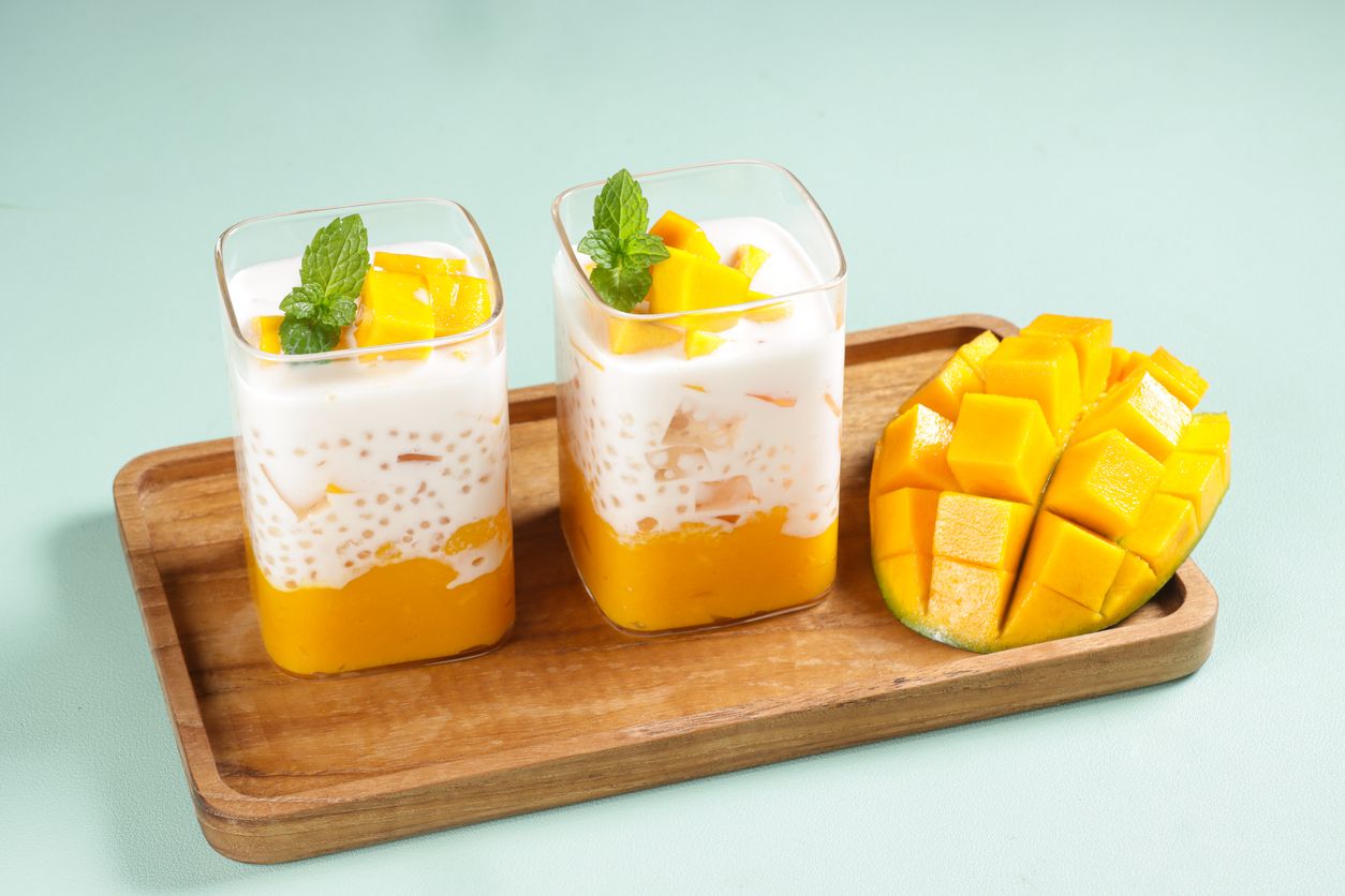 Berikut ini berbagai rekomendasi olahan dari buah mangga selain mango sticky rice yang viral di TikTok