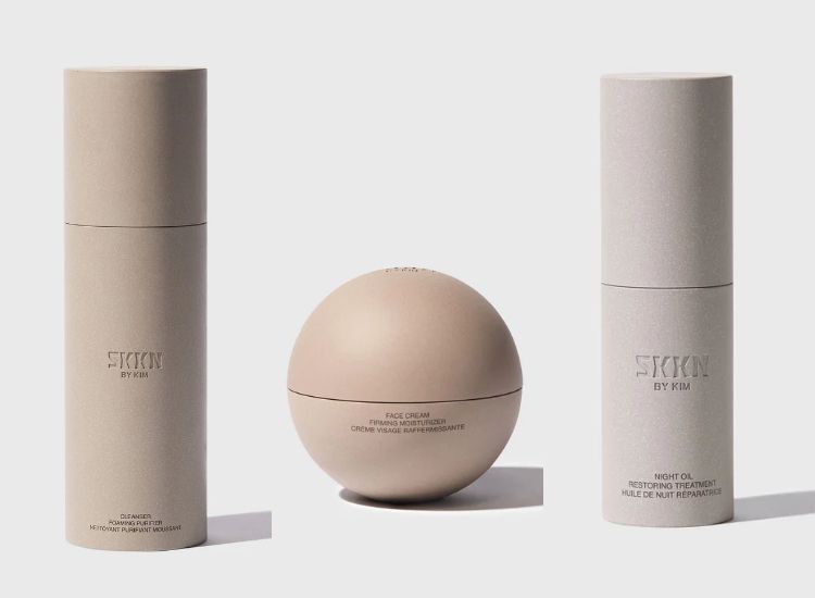 Menjelang ulang tahun Kim Kardashian yang viral di TikTok, yuk cari tahu rekomendasi skincare miliknya bernama SKKN by Kim