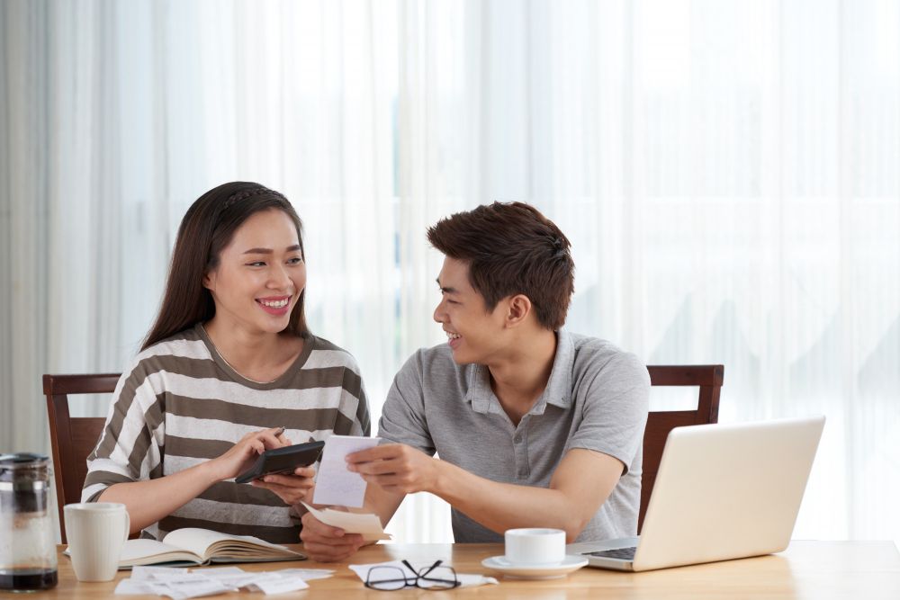 Pengaturan keuangan bagi pasangan pengantin baru untuk meminimalkan konflik di masa depan. Seperti apa?