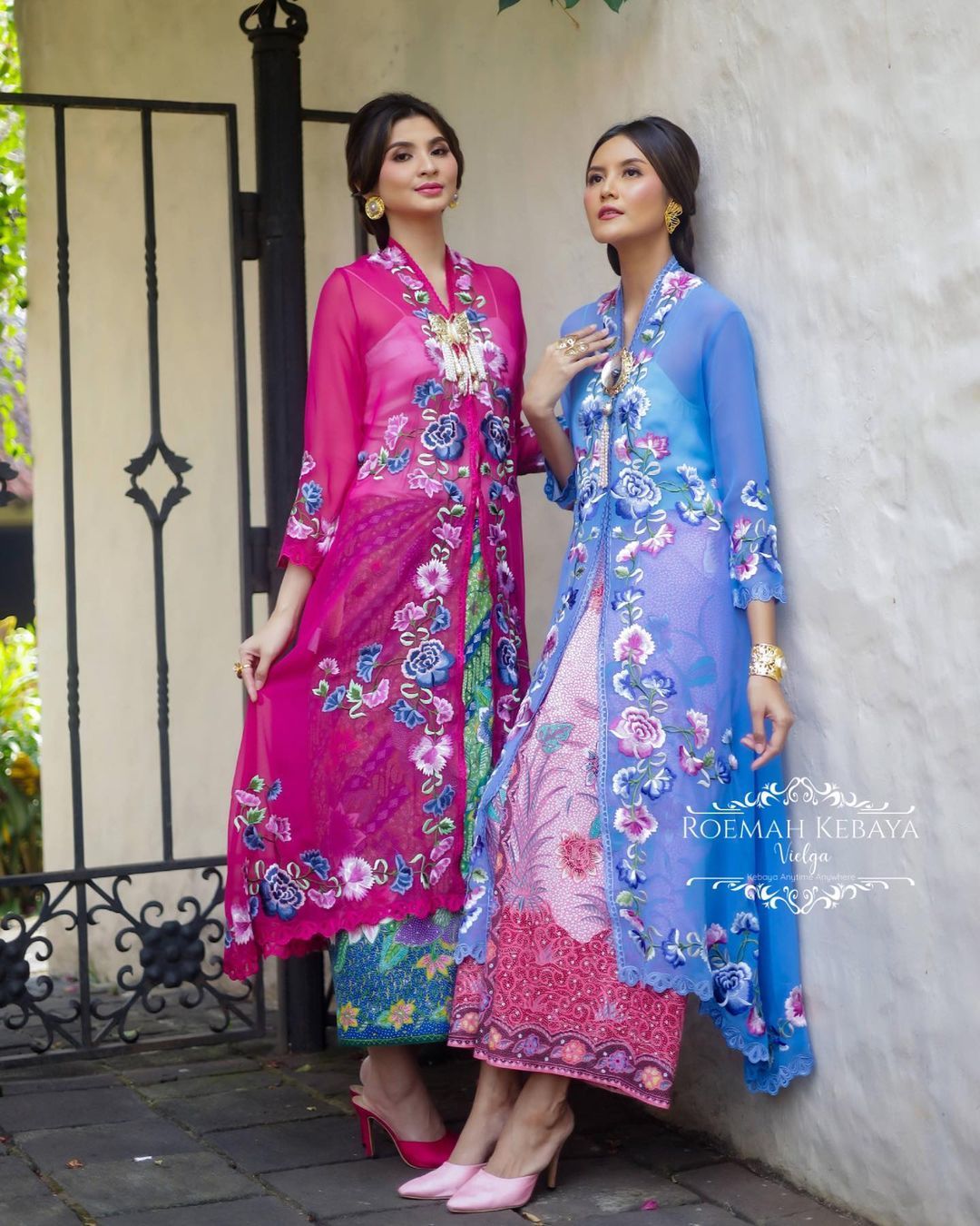 Mulai dari tren kebaya 2024 hingga cara menegaskan tekstur alami rambut keriting. Ini berita terpopuler fashion dan beauty.
