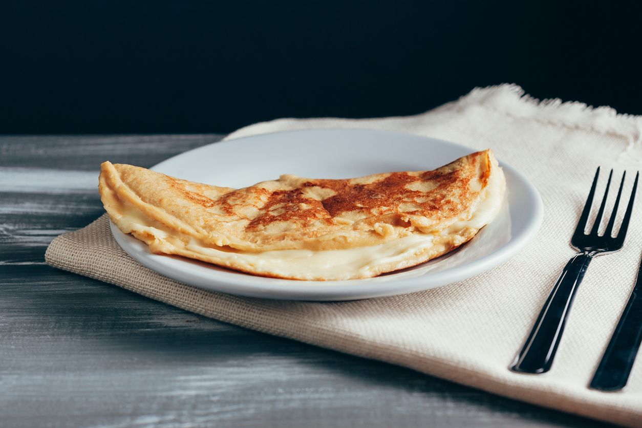 Chef Elvira Tjan memberikan rekomendasi 3 ide menu bekal pakai keju yang bikin anak doyan makan, mulai pancake hingga nasi goreng.