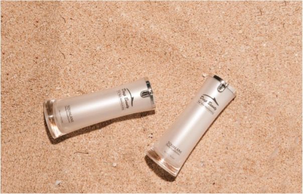 Selain melembapkan kulit, Deep Beauty juga hadir dengan beragam manfaat, mulai dari anti-aging protection, dan mencegah kerusakan kulit