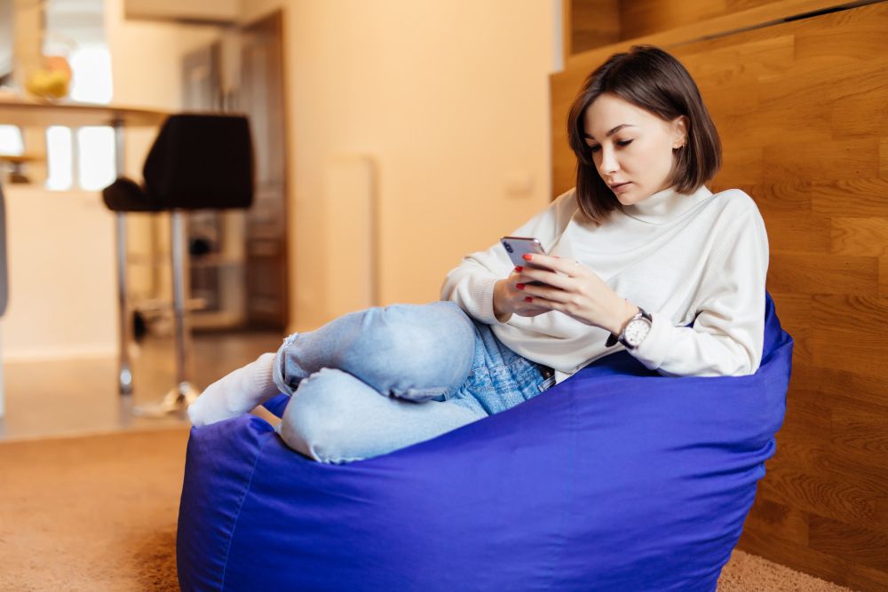 Rekomendasi bean bag di Tokopedia yang cocok untuk santai maupun bekerja di rumah. Yuk, intip desain dan harganya!