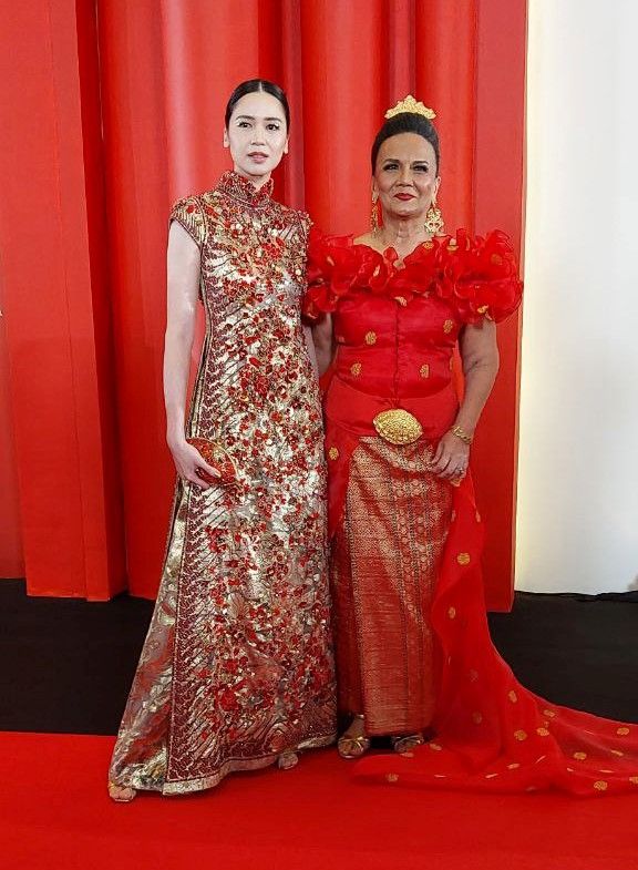 Mulai dari gaya artis di karpet merah FFI 2023 hingga rekomendasi puff makeup. Ini berita terpopuler fashion dan beauty.