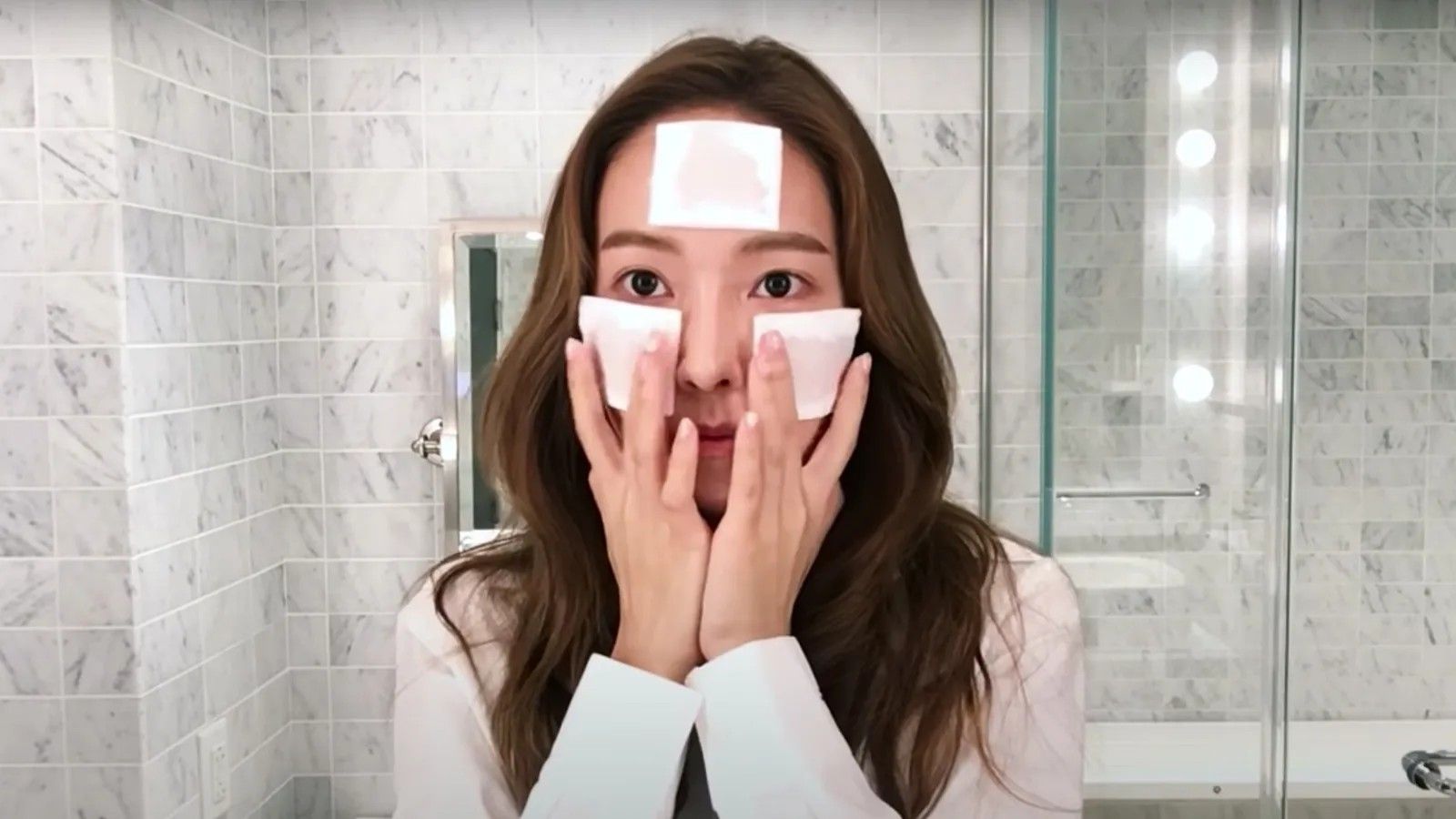 Di Korea Selatan sedang tren pakai masker wajah menggunakan toner pad. Ternyata ini cara membuatnya sendiri di rumah.