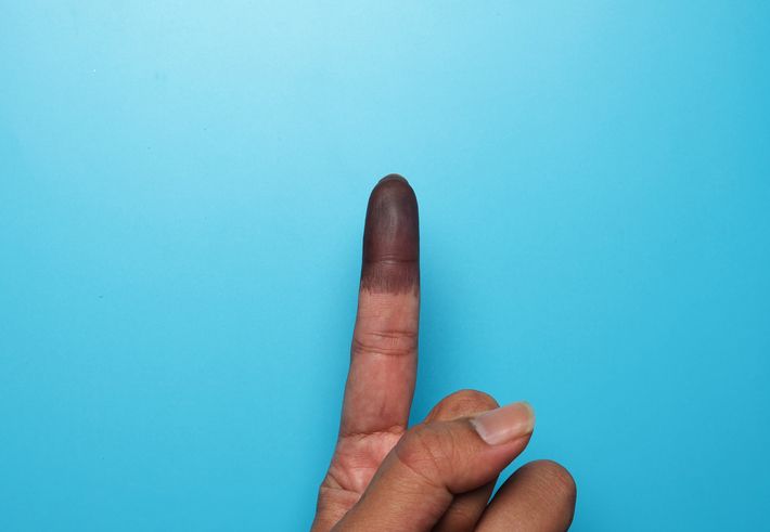 Perempuan memilih harus jadi pemilih bijak. Yuk intip bagaimana langkah menyalurkan suara kamu di pemilu 2024 tanggal 14 Februari nanti.