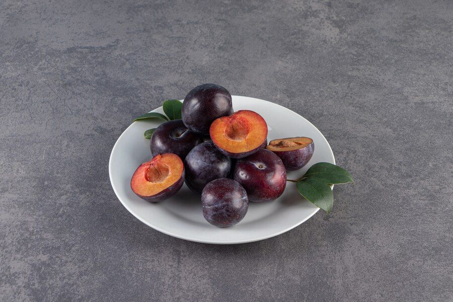 Berita terpopuler Wellness (29/11/2023): Mulai dari manfaat buah plum untuk kesehatan. Hingga manfaat membacakan dongeng untuk kesehatan mental anak.