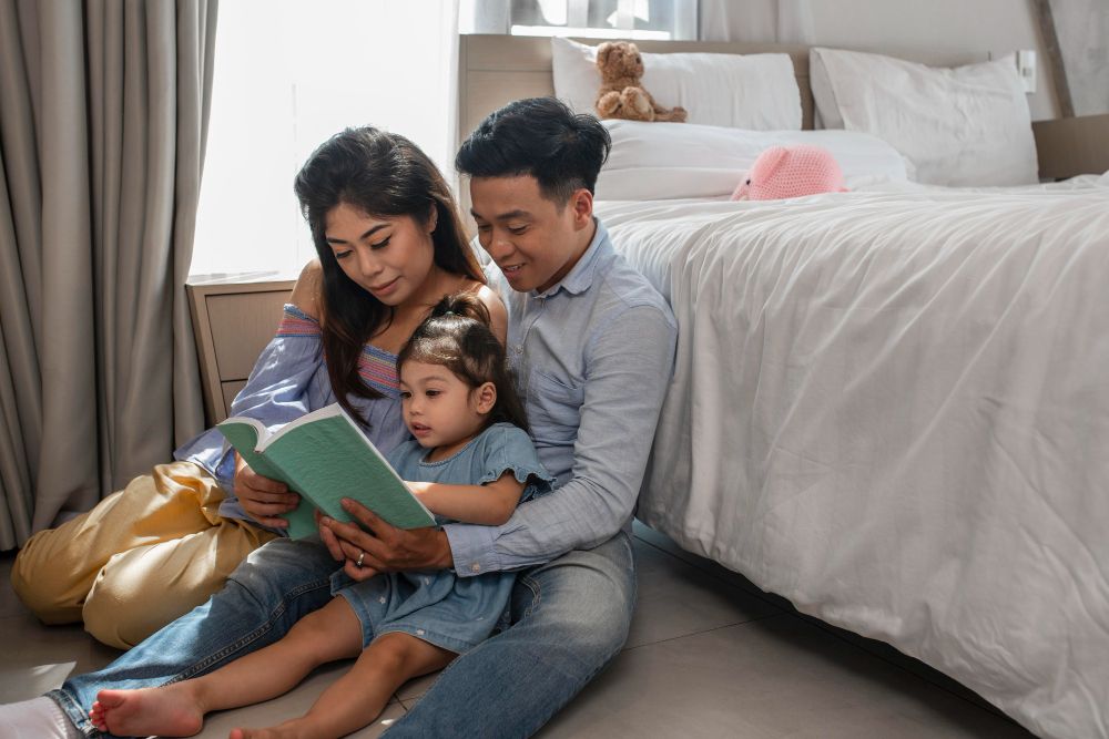 Hari Dongeng Nasional, ketahui manfaat membacakan dongeng untuk kesehatan mental anak. Berikut penjelasannya.