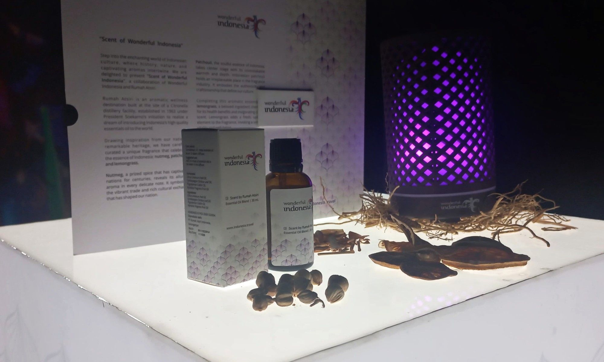 Rumah Atsiri berkolaborasi dengan Kemenparekraf rilis koleksi essential oil blend dengan aroma khas nusantara. Ini aromanya.