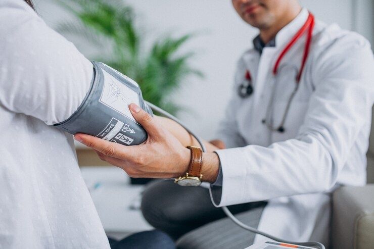 Tes genetik mencari perubahan, terkadang disebut mutasi atau varian, pada DNA. Kenali jenis dan manfaatnya,