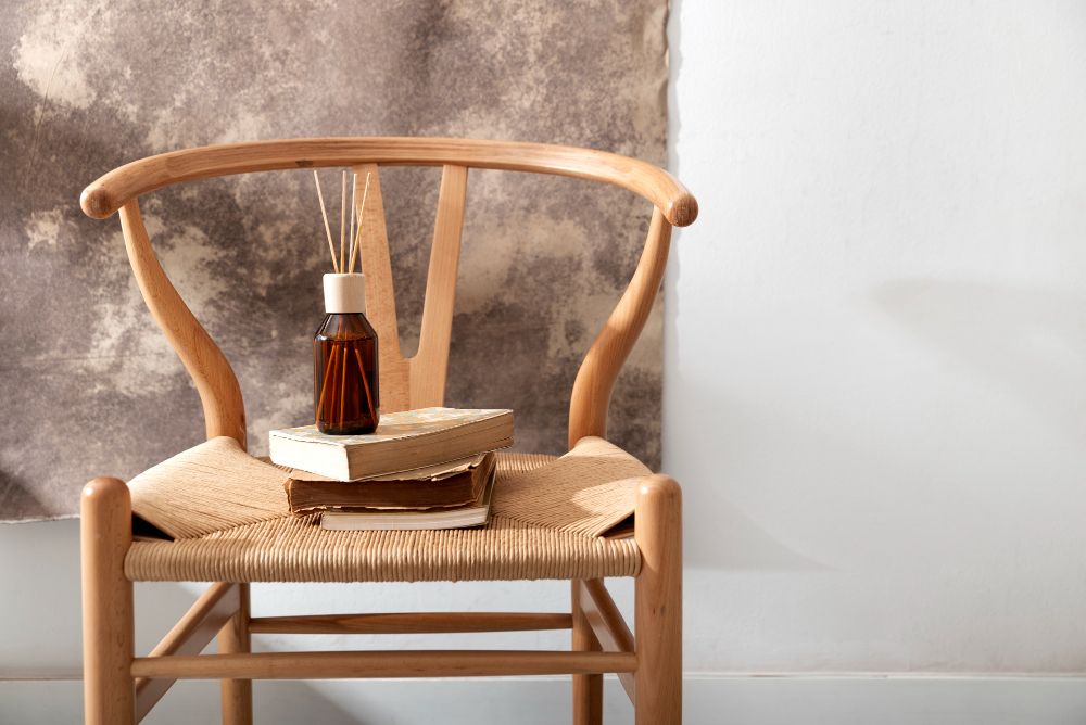Cara merawat furnitur anyaman, begini membersihkannya dengan tepat untuk mencegah jamur dan membuatnya lebih awet.
