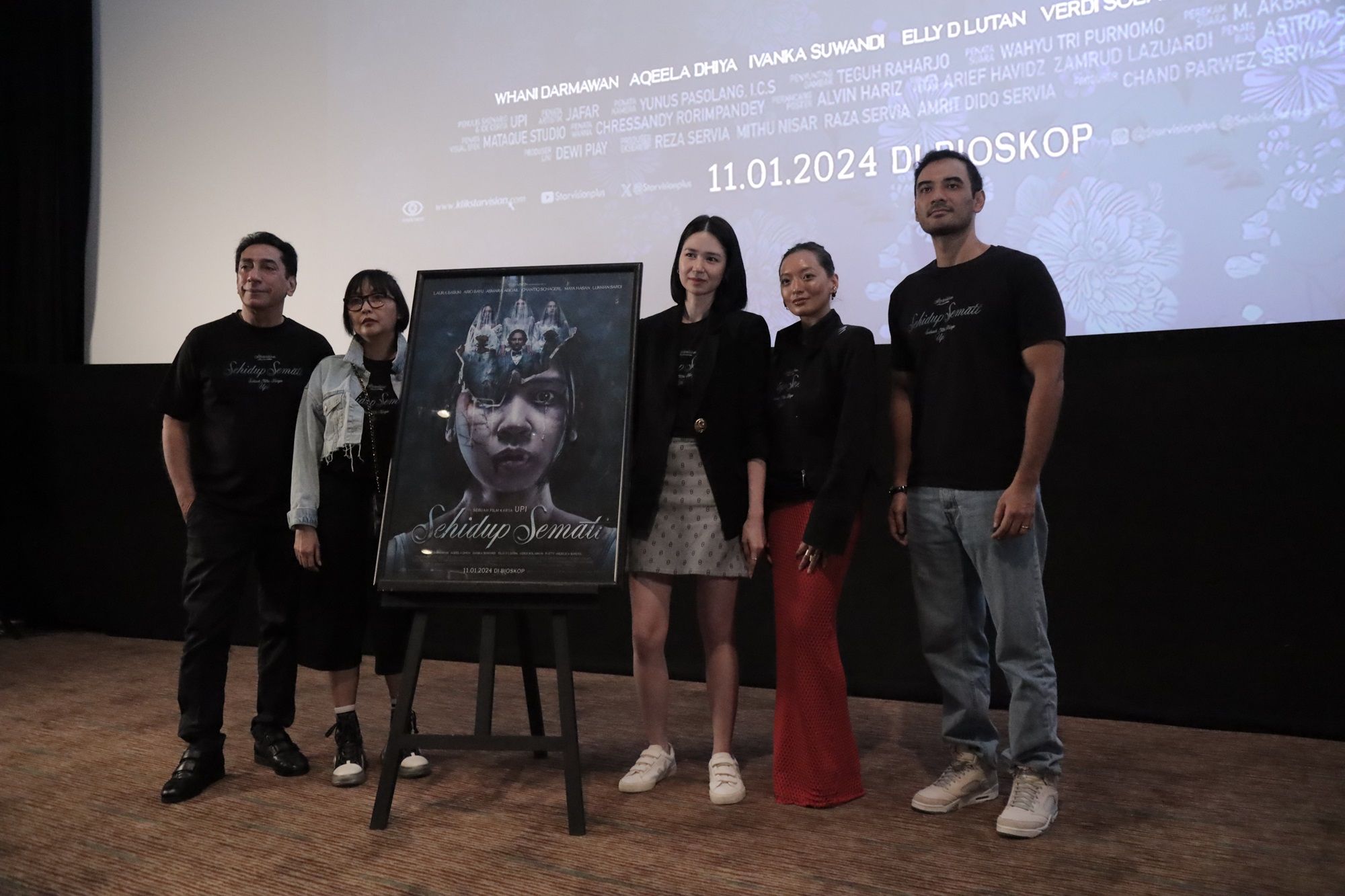 Berita terpopuler Trending Topic tentang sinopsis film Rumah Masa Depan, harga tiket fan meeting Park Hyung Sik, dan trailer film Sehidup Semati.