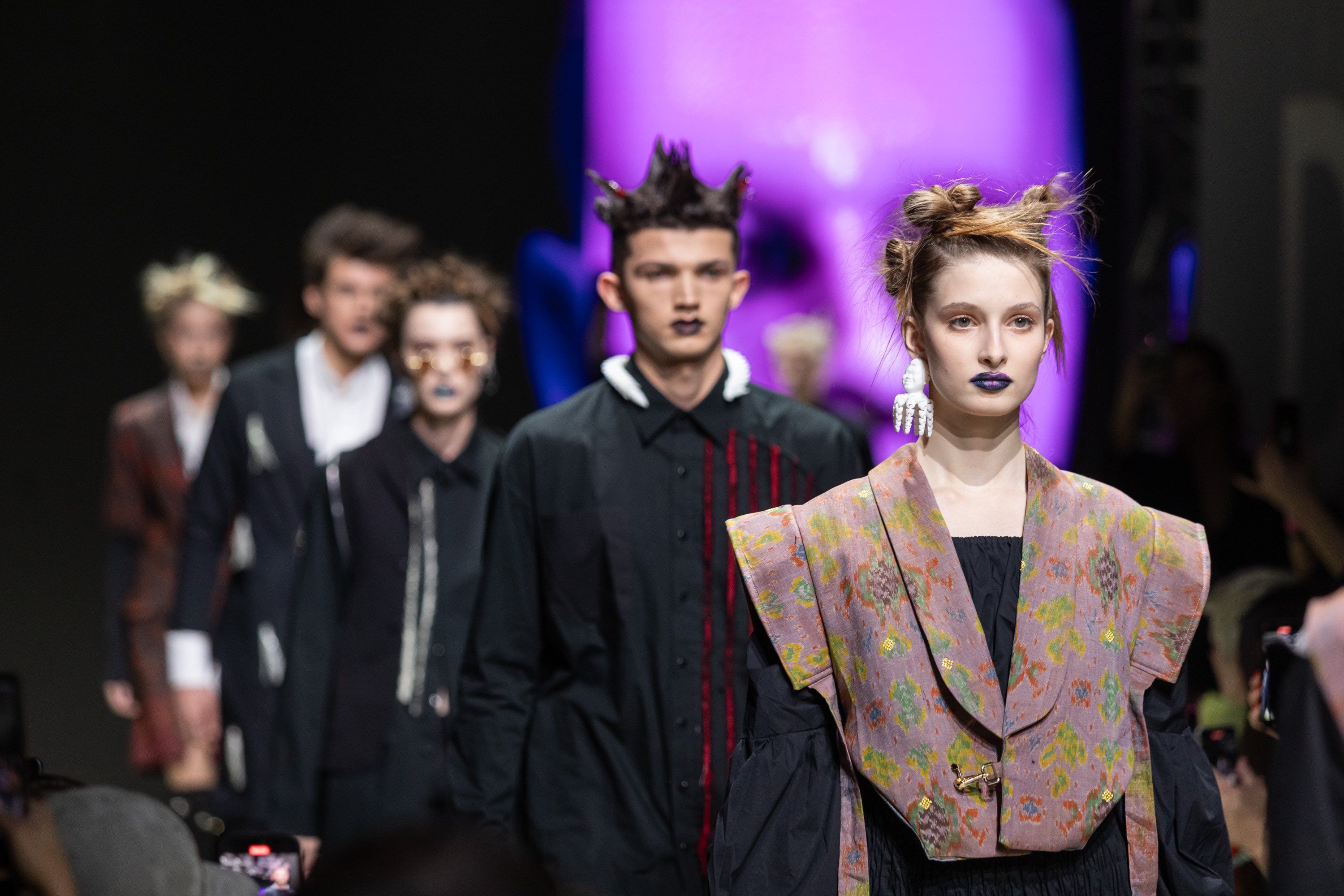 AL•DRI•E jadi jenama lokal yang tampil di peragaan BRICS+ Fashion Summit, di Moskow, Rusia, simak selengkapnya.