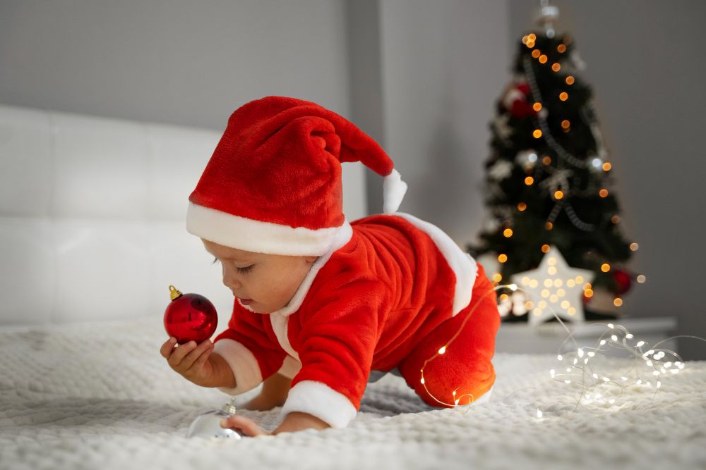 HPL menjelang Natal atau masih di bulan Desember? Berikut pilihan populer nama bayi yang berkaitan dengan Hari Natal!