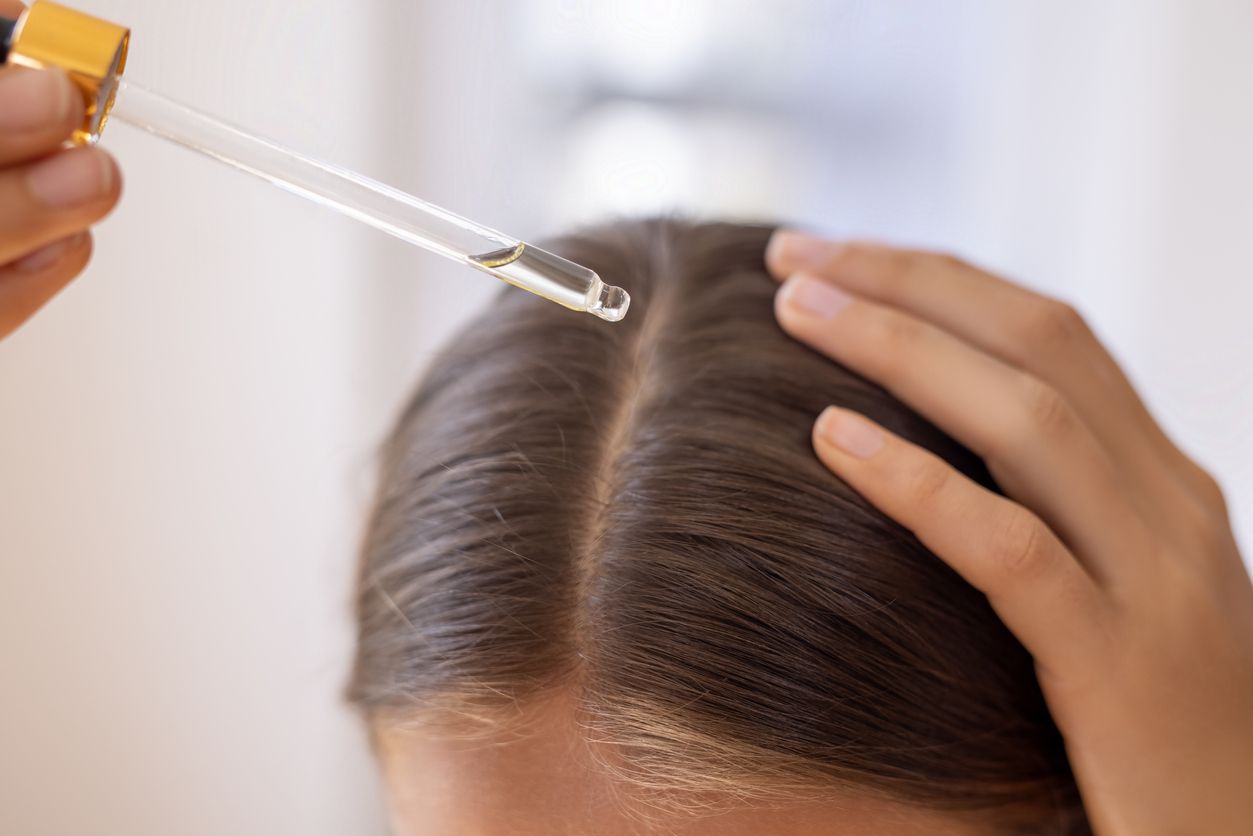 Viral di Tiktok, berikut ini penjelasan dokter Zie tentang hair care hacks untuk traveling di liburan akhir tahun ini.