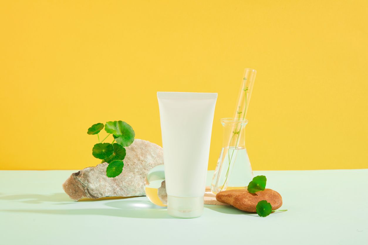 Mulai dari tren skincare 2024 hingga micellar water favorit Tasya Farasya. Ini berita terpopuler fashion dan beauty.