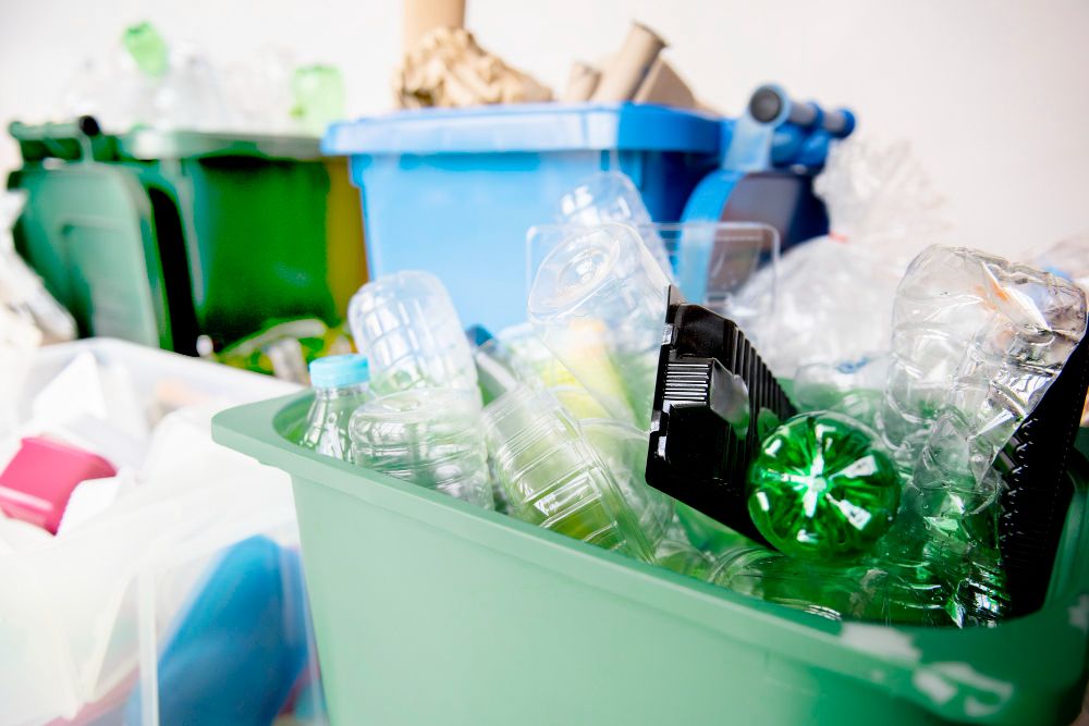 Tak sekadar daur ulang, begini langkah mewujudkan ide usaha pengelolaan limbah plastik agar tak mencemari lingkungan.
