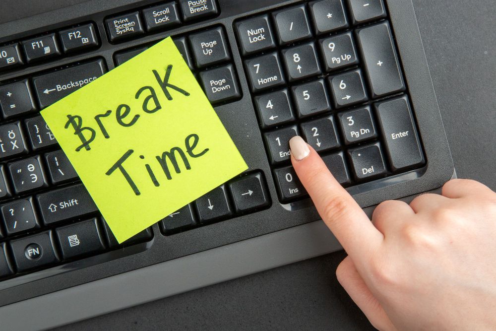 Kawan Puan ingin cuti panjang atau ambil career break agar bisa rehat sejenak? Lakukan ini supaya rehatmu tetap menghasilkan!