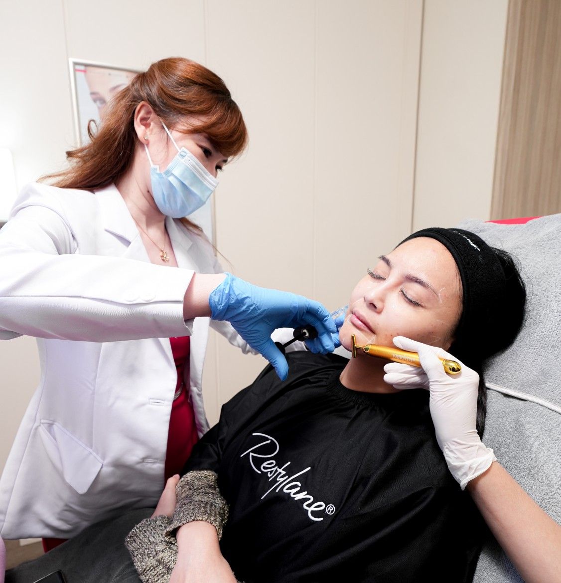 Tampil cantik, glowing dan awet muda bisa jadi resolusi tahun baru dengan melakukan perawatan dermal filler di EUROSKINLAB. Apa itu dermal filler?