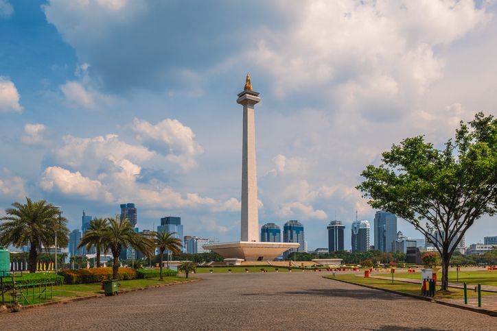 Bisa jadi pilihan untuk rayakan tahun baru di Jakarta. Monas buka saat malam tahun baru dengan berbagai pertunjukkan.