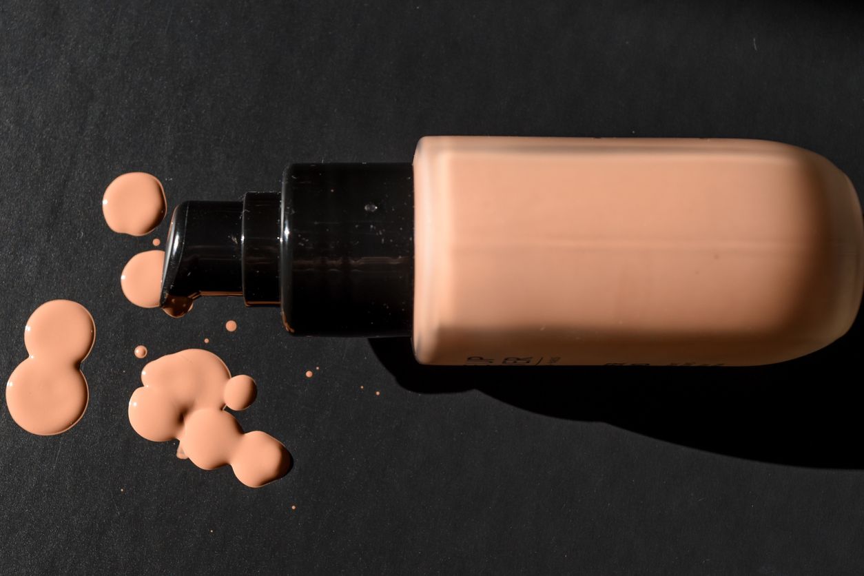 Berikut ini penjelasan mengenai apa itu tinted sunscreen yang viral di TikTok karena bisa jadi skincare sekaligus makeup. Simak selengkapnya!