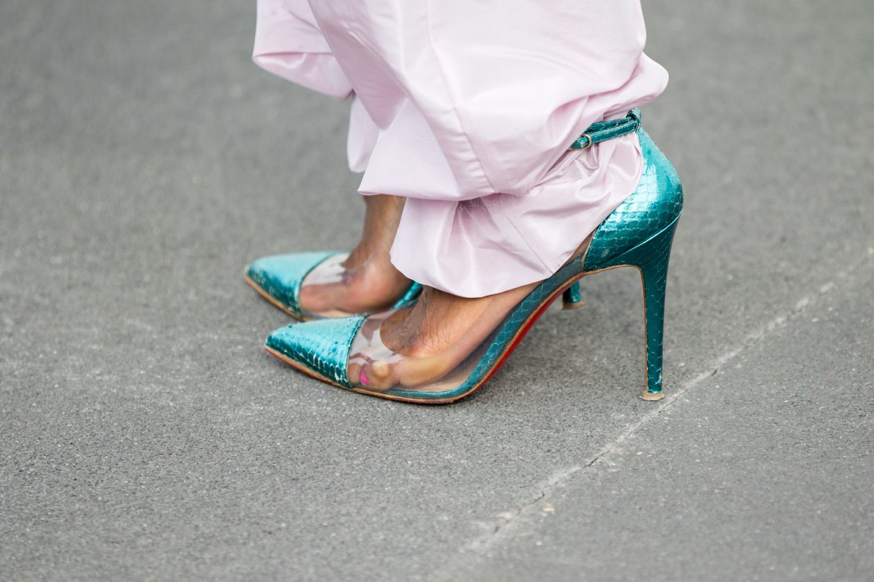 Mulai  dari tren warna sepatu 2024 hingga rekomendasi skincare untuk pacar. Ini berita terpopuler fashion dan beauty.