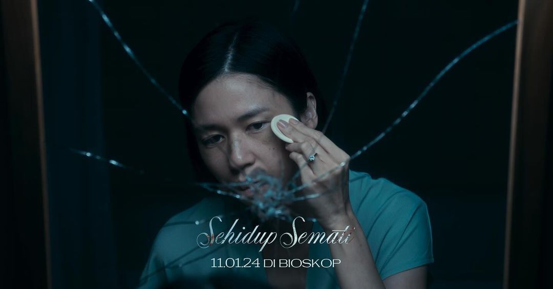 Aktris peran Laura Basuki rela turunkan berat badan demi mendalami karakter perempuan yang ia perankan di film Sehidup Semati. Intip ceritanya.
