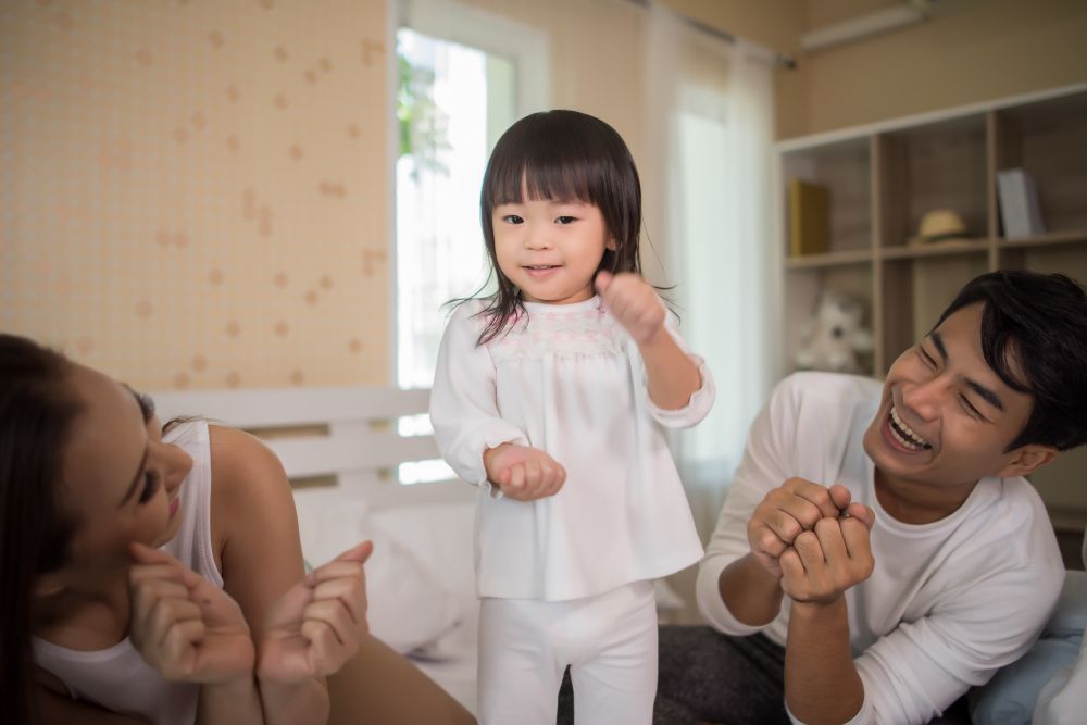 Orang tua khawatir anak tidak tertarik melakukan kegiatan apa saja? Begini empat cara yang bisa kamu lakukan untuk memotivasi mereka!