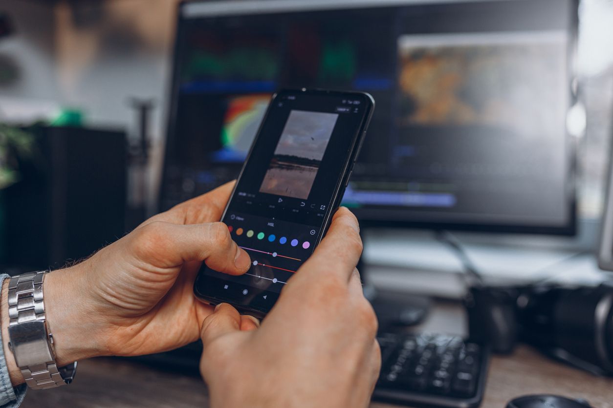 Video viral di TikTok menampilkan trend pengguna yang mengedit video transisi secara mulus tanpa terlihatnya perpindahan, ini tipsnya.