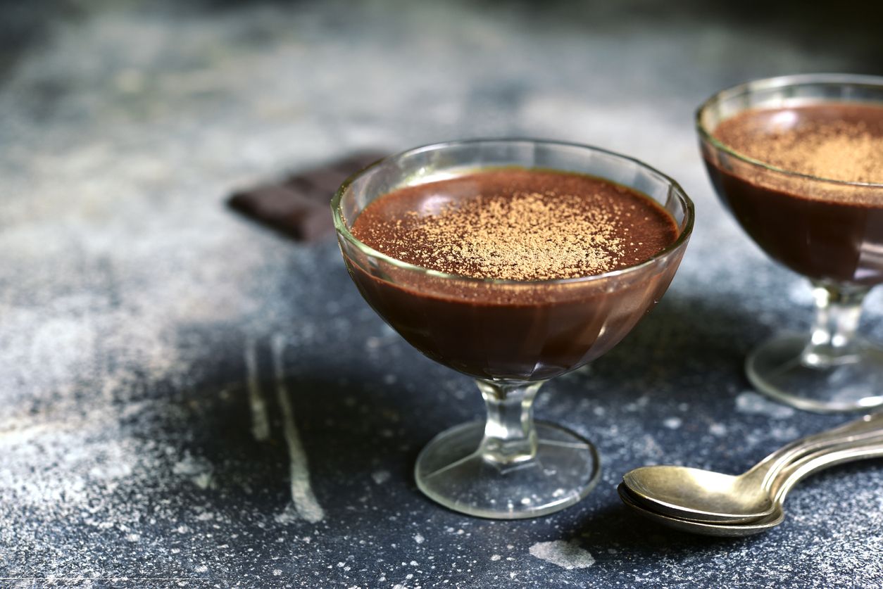 Berikut ini tips membuat panna cotta cokelat, dessert khas Italia yang viral di TikTok, simak selengkapnya.
