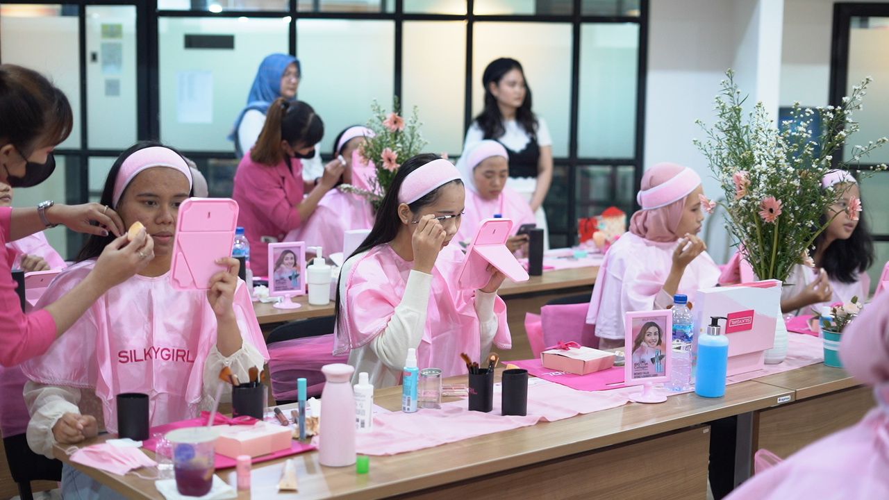 CewekBanget.ID di usianya yang ke-7, melalui campaign #Dream7ogether akan mendukung anak muda Indonesia terutama remaja perempuan.