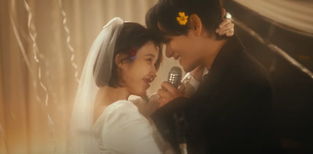 Intip penampilan IU dan V BTS di musik video lagu 