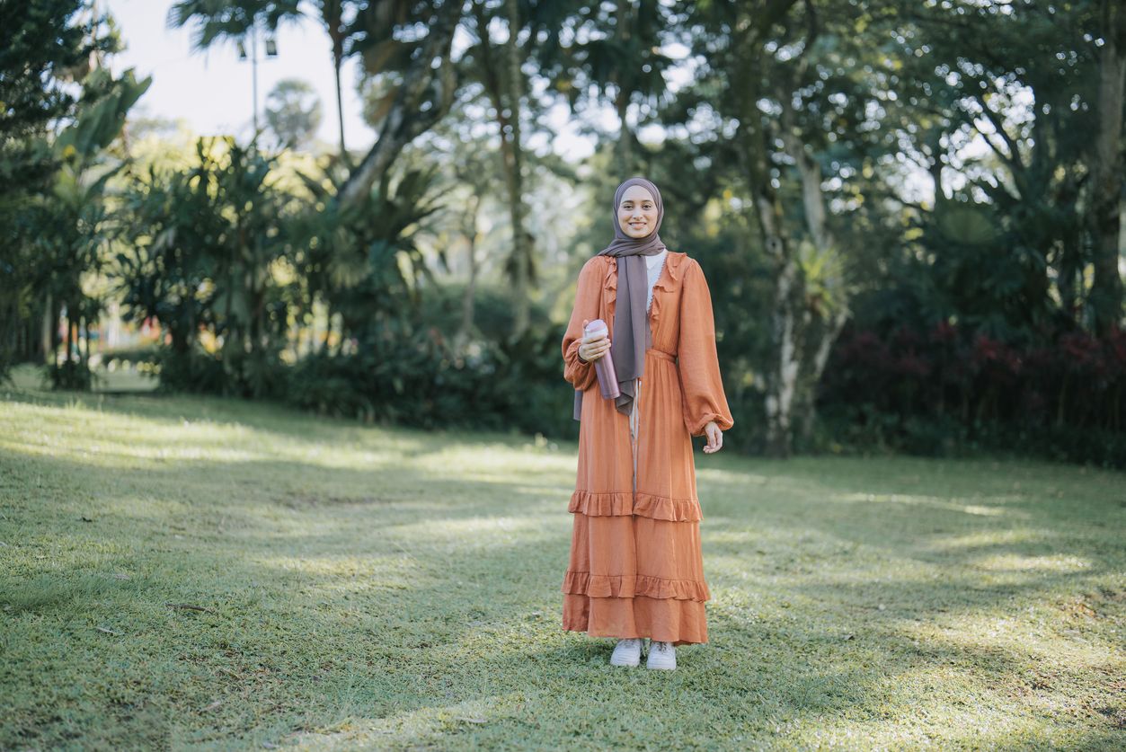 Mulai dari rekomendasi baju kondangan gamis hingga warna baju yang cocok untuk kulit gelap. Ini berita terpopuler fashion dan beauty.