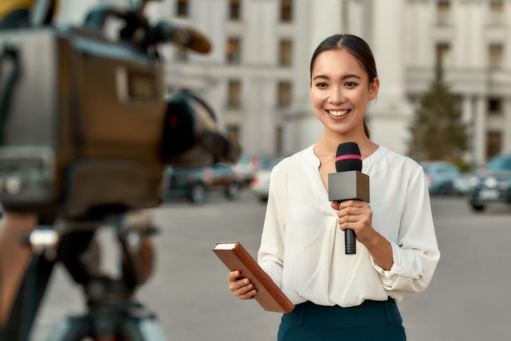 Berikut ini 5 profesi dalam jurnalistik yang mungkin belum kamu tahu jelang Hari Pers Nasional. Yuk simak!