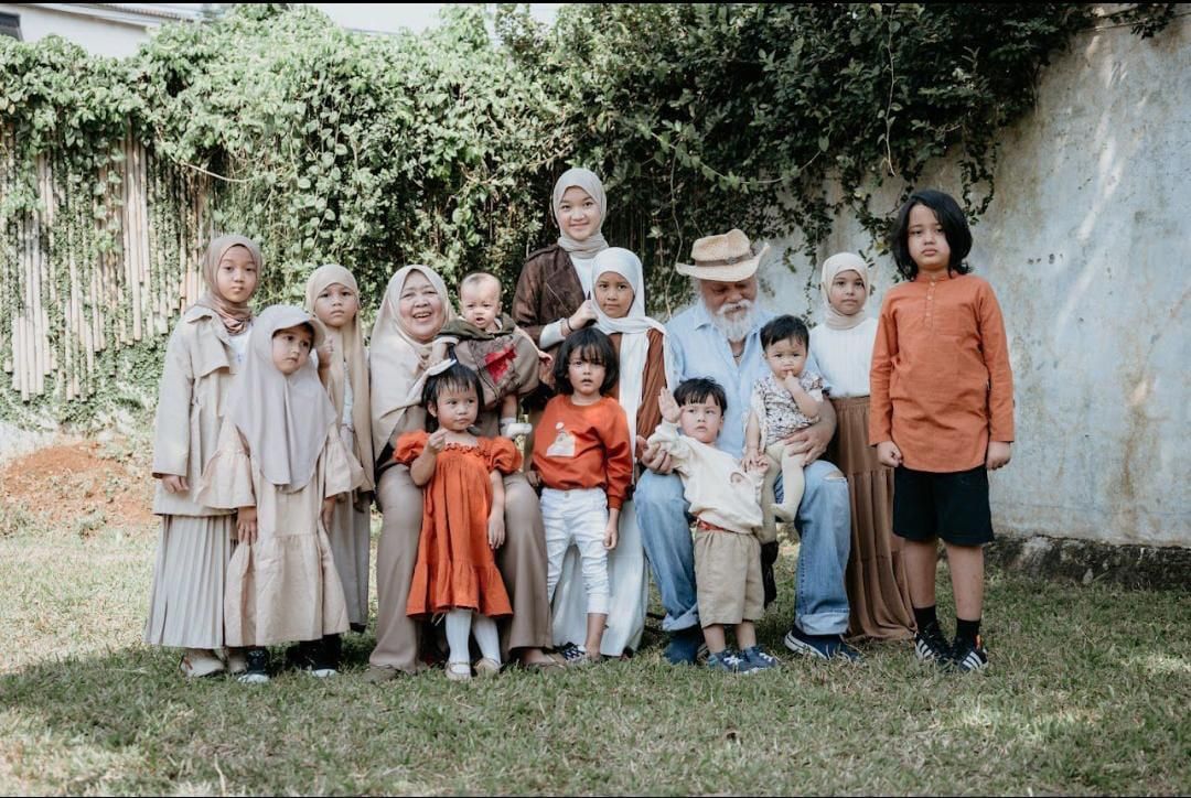 Menyanyikan lagu-lagu bertema kedamaian dan harmoni untuk anak-anak, ini dia grup baru Family to Jannah.