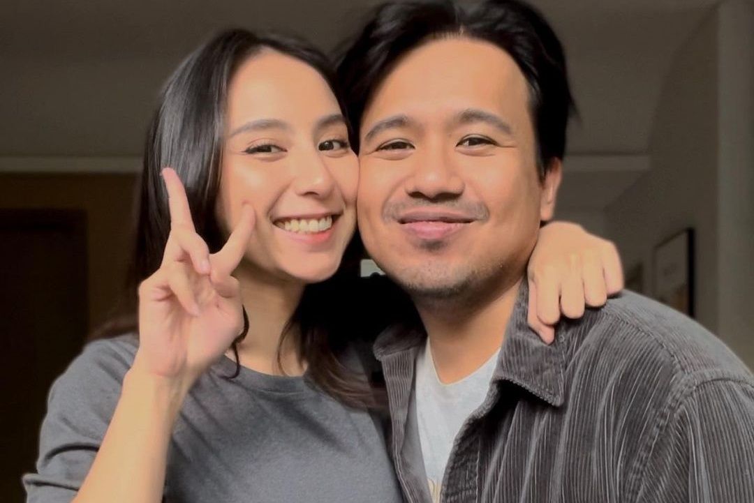 Kabar bahagia datang dari pasangan Clairine Clay dan Joshua Suherman. Pada Jumat (9/2/2024) lalu, mereka berdua mengumumkan kehamilan pertama.