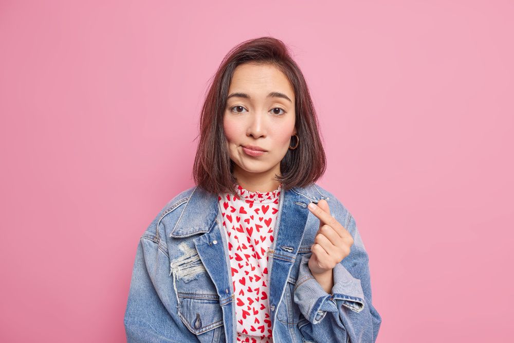Pernah heboh soal pick me girl di media sosial, kenali apa itu pick me, penyebab, dan ciri-ciri perilaku tersebut!