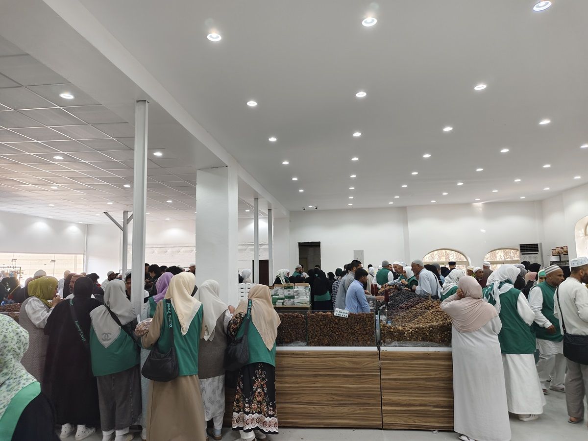 Memulai ide usaha oleh-oleh umrah bisa jadi bisnis yang mendatangkan untung karena banyaknya orang beribadah ke Tanah Suci. Ini 10 rekomendasinya.