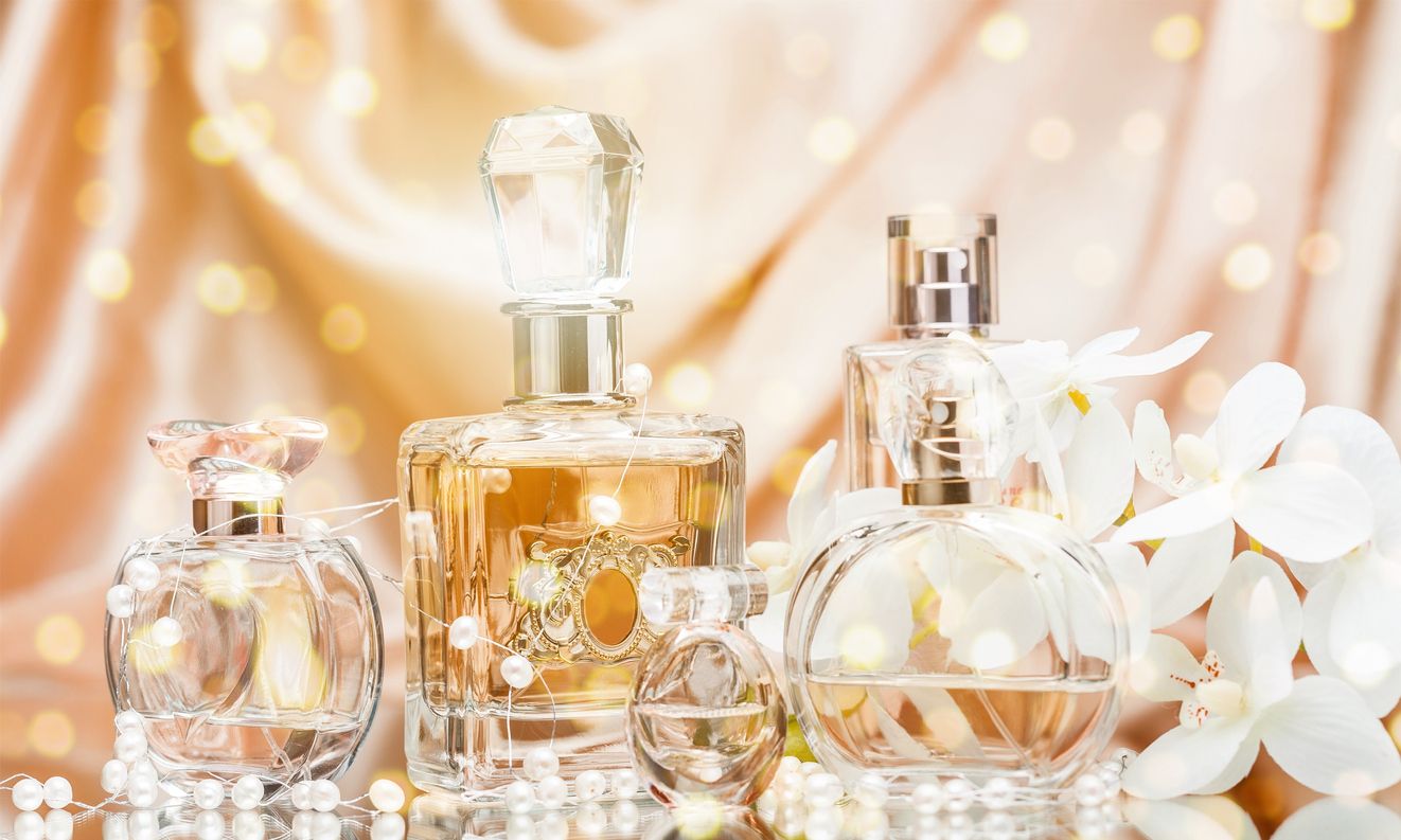 Mulai dari rekomendasi mukena terusan yang praktis hingga parfum dari brand mewah. Ini berita terpopuler fashion dan beauty.