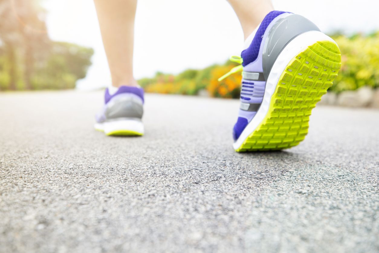 Berikut ini durasi jalan kaki untuk bantu turunkan berat badan, jangan lupa pula atur pola makan agar lebih optimal.