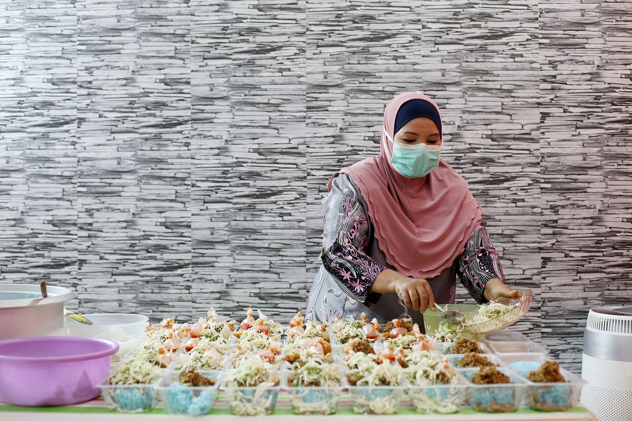 Sebagai karyawan, Kawan Puan tetap bisa menjalankan ide usaha sampingan saat Ramadan untuk menambah cuan atau biaya mudik. Berikut rekomendasinya!