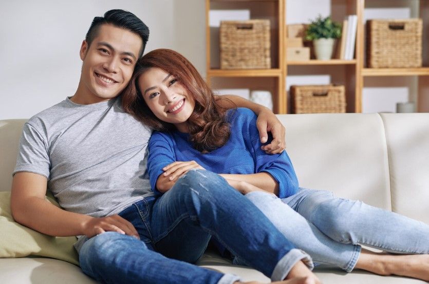 Hubungan yang harmonis tidak hanya memberikan kebahagiaan emosional tetapi juga membantu menciptakan lingkungan yang sehat dan positif.
