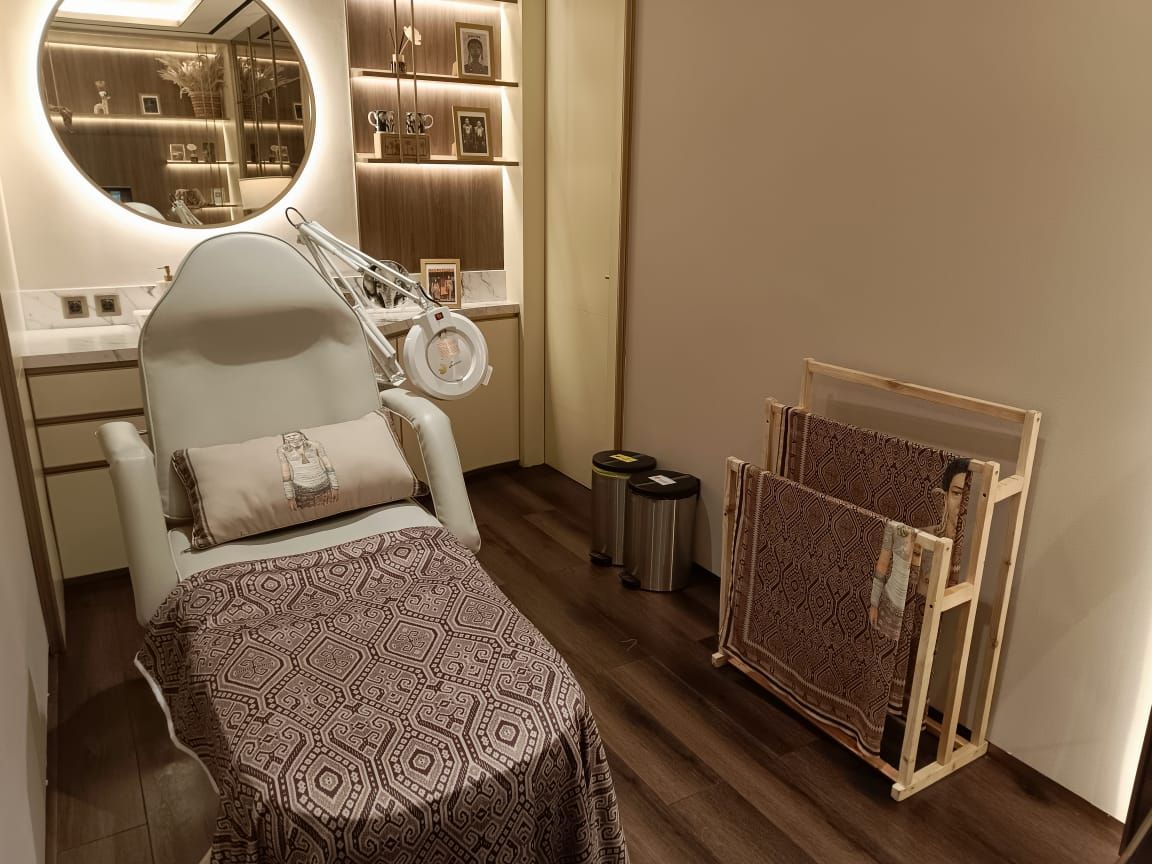 Ghea Resort by Amanda Janna sulap klinik kecantikan The Riserva by ERHA menjadi kental nuansa alam dan budaya Indonesia.