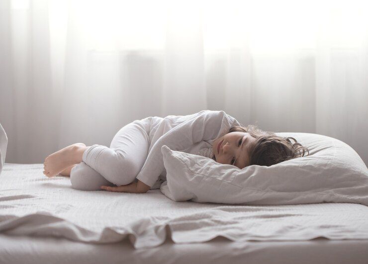 Mau melatih anak balita tidur sendiri? Berikut ini tips sleep training pada toddler yang bisa dicoba!