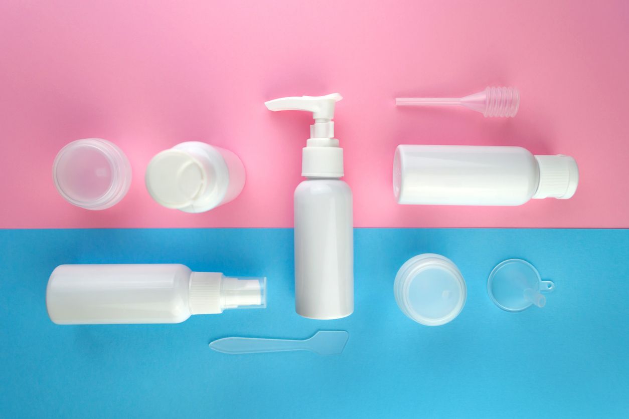 Berikut ini 5 tips packing skincare untuk mudik Lebaran 2024 agar lebih praktis, salah satunya pindahkan ke kemasan kecil.
