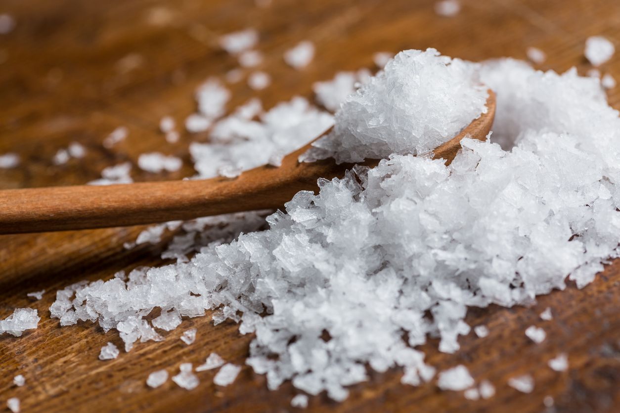 Sea salt atau garam laut seringkali digunakan sebagai solusi mengatasi jerawat, tetapi ternyata bukanlah pilihan yang ampuh.