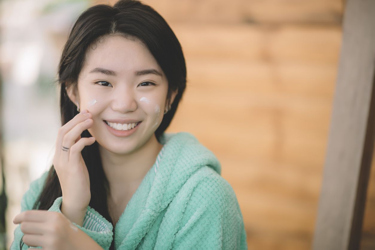 Perempuan wajib tahu manfaat serai untuk kesehatan kulit. Mulai membuat kulit cerah hingga mengurangi jerawat.
