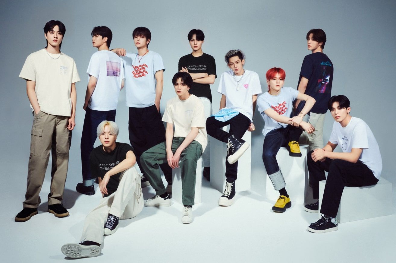 UNIQLO rilis koleksi baju terbaru hasil kolaborasi dengan TREASURE. Penggemar TREASURE jangan sampai kelewatan.
