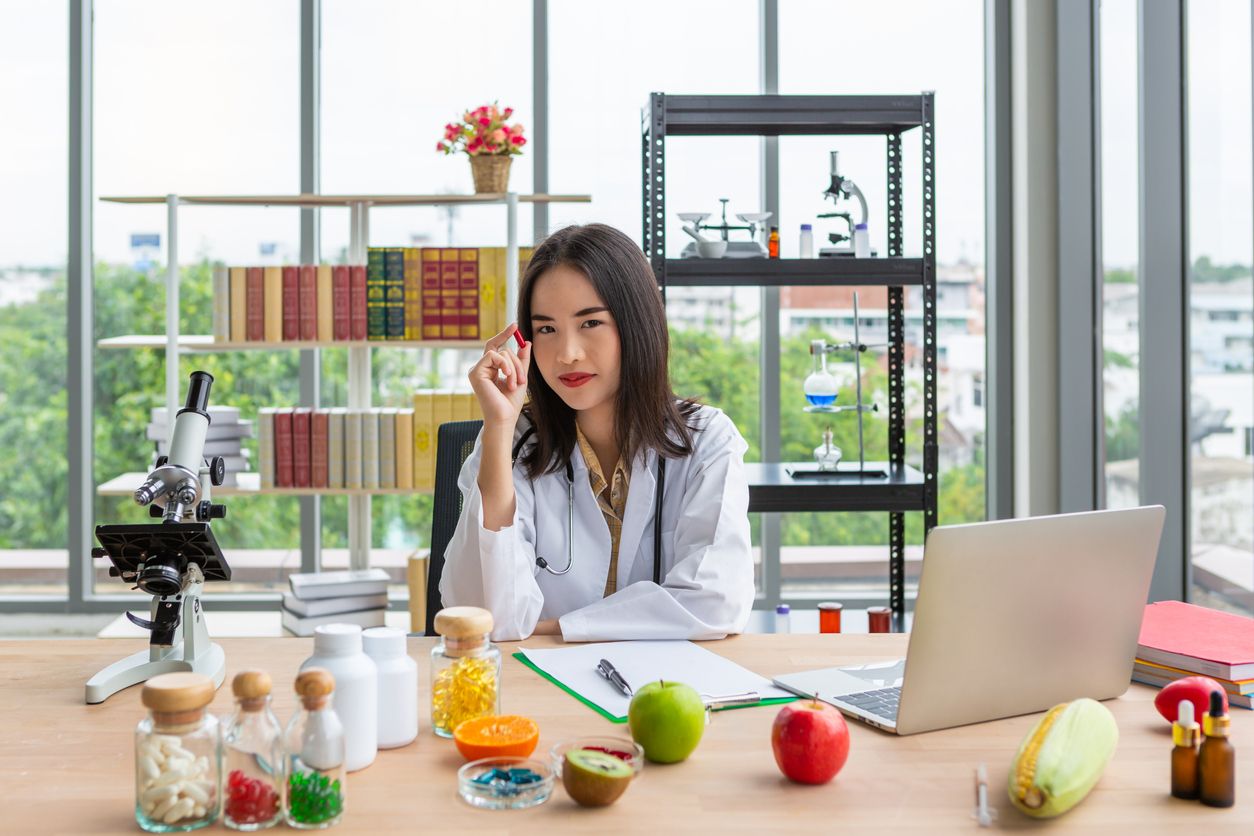 Walau semakin banyak perempuan peneliti, tapi apakah bidang analisa pangan cukup ramah perempuan? Ini kata Dr. Widiastuti Setyaningsih.