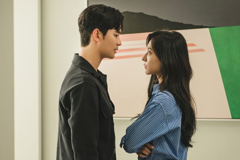 Sinopsis drakor Queen of Tears episode 5, Hae In merasa kecewa setelah mengetahui niat cerai Hyun Woo.